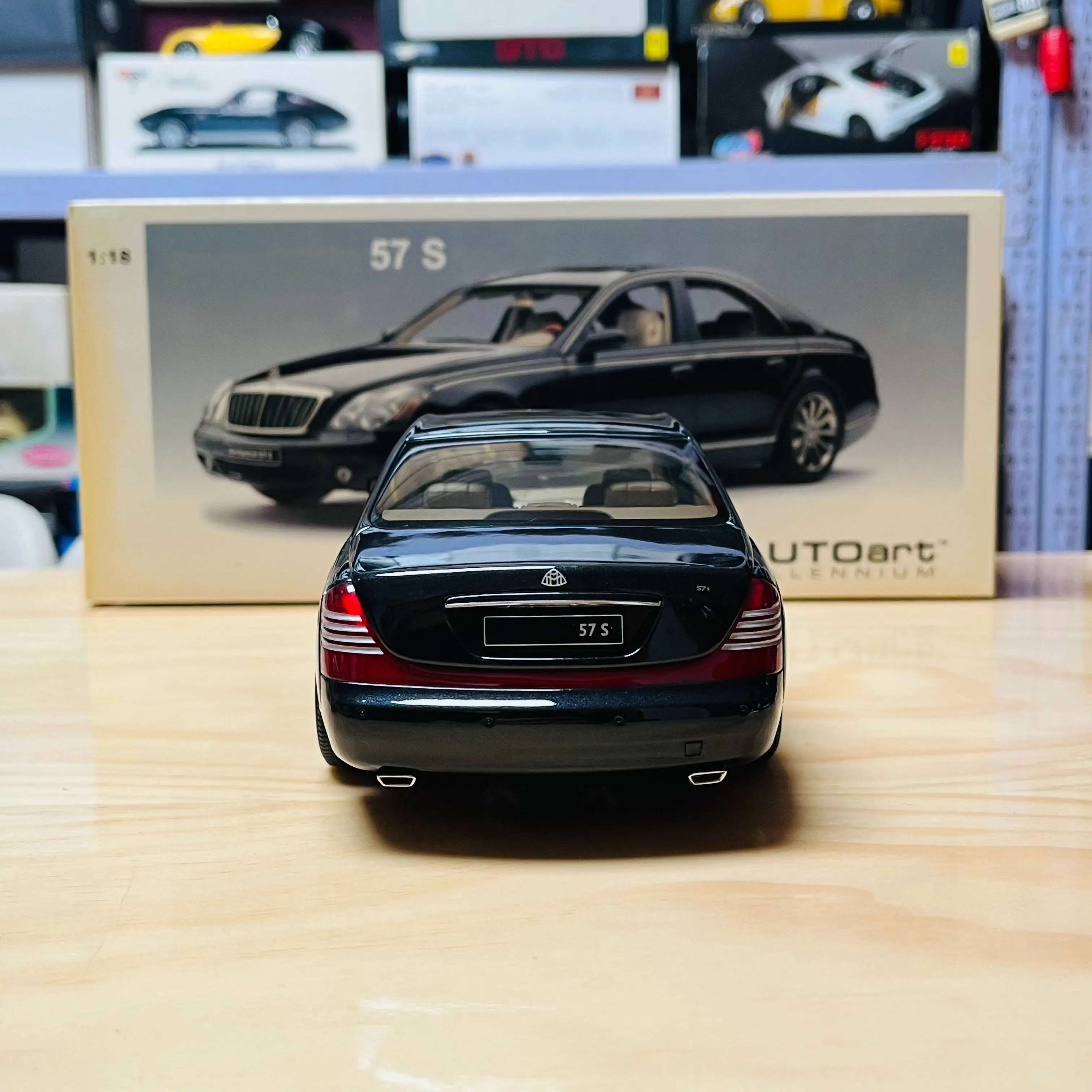 Autoart 1:18 Mayba 57S Black Simulation Limited Edition All Open Alloy Metal Static Car Model Toy Gift