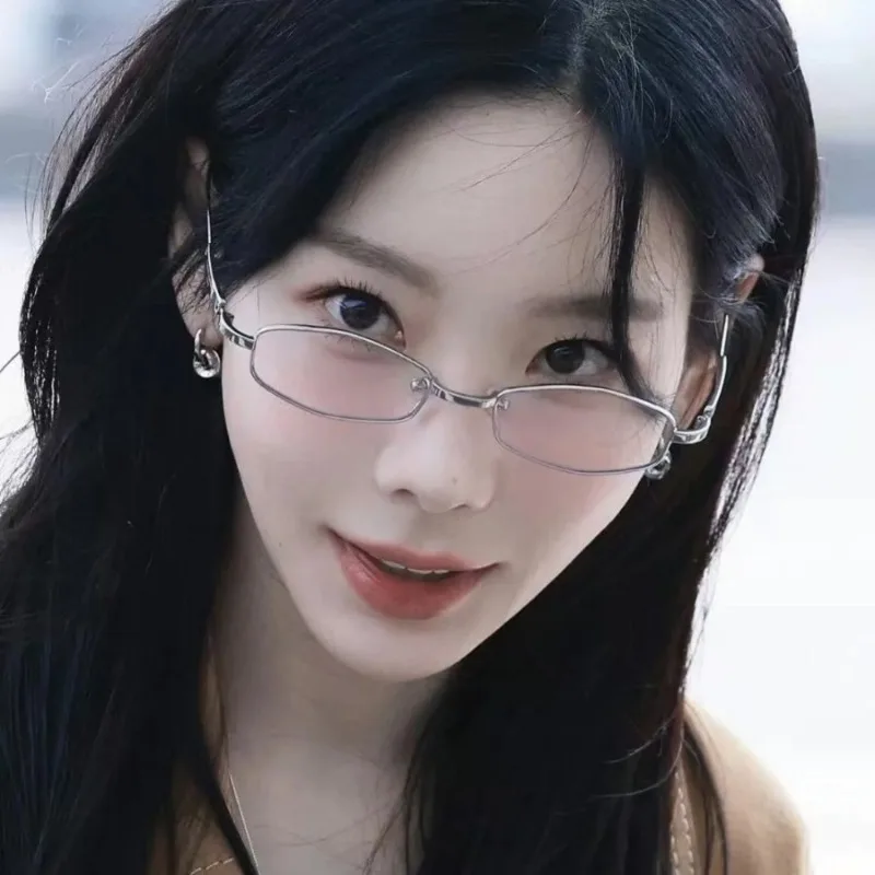 

M648 Ultra-light Titanium Frame Myopia Frame Female Small Box Polygon Tide Leisure Wind, Luxury Wind Presbyopia.