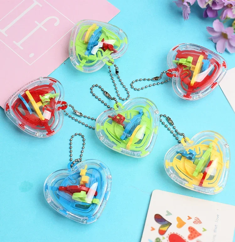 

Puzzle Love-shaped Maze Ball 50 Levels With Key Chain Maze Walking Beads Ball Creative Children's Stress Relief Toys Bag Charm