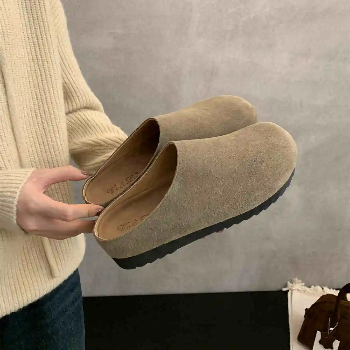 New Leather Fashion Women's Suede Slip On Mules Clogs Cork Insole Sandals With Arch Support Outdoor Beach Slippers Home Shoes