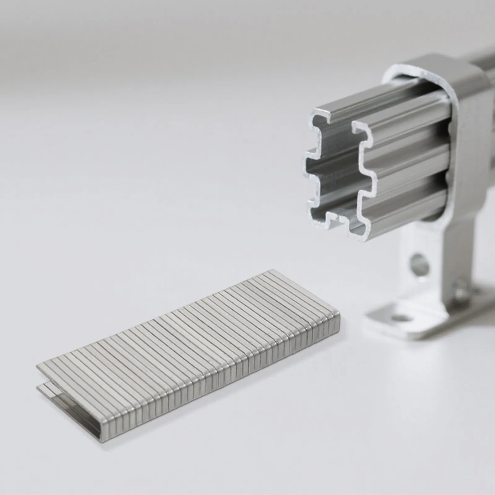 

Набор пластиковых телескопических штифтов, скоб и шайб для ремонта жалюзи, ламелей и оконных решеток, комплект инструментов для ремонта