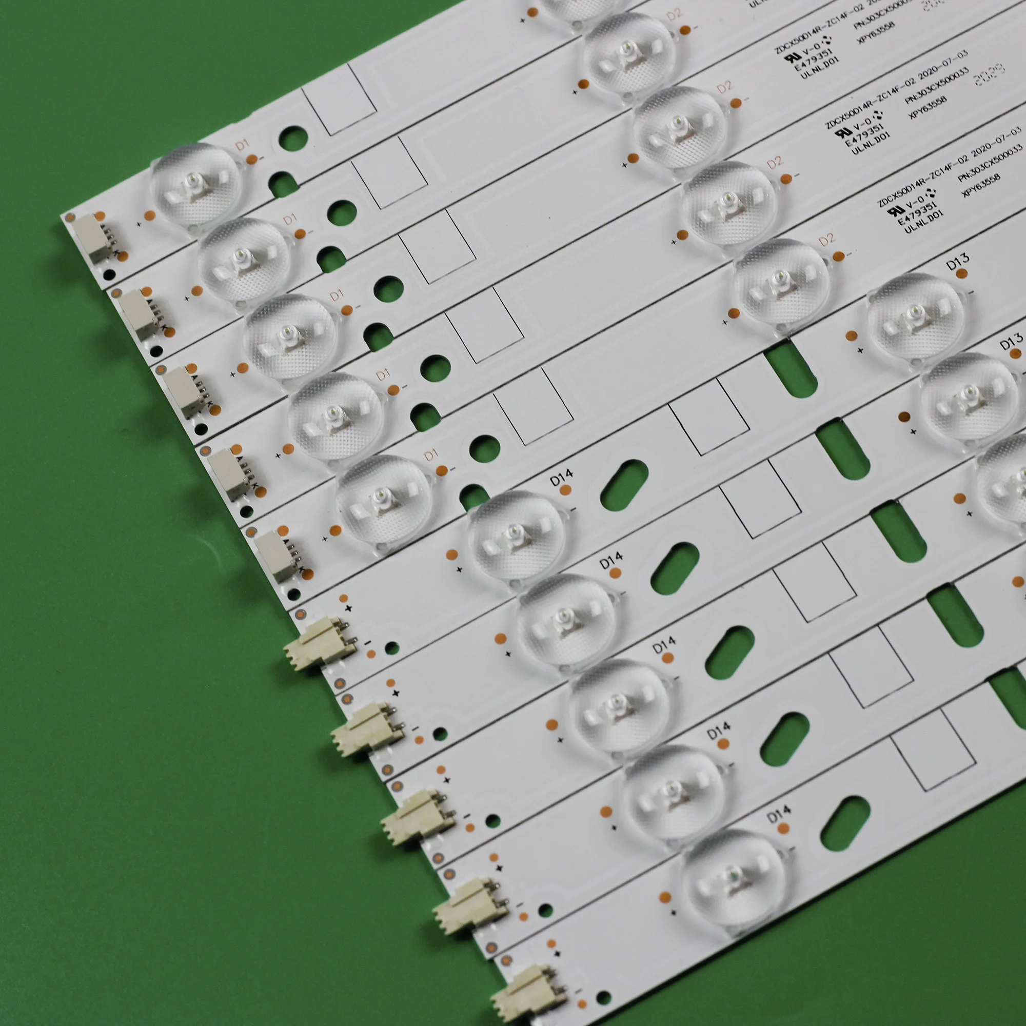 30 ชุด LED Backlight Strip ZDCX50D14R-ZC14F-02 01 ZDCX50D14L-ZC14F-02 303CX 500033   สําหรับLT-50E560 LT-50E350 LE-5018 CX500DLEDM