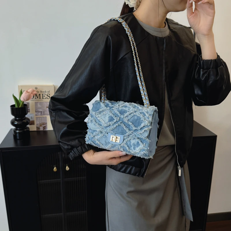 حقيبة نسائية ذات علامة تجارية فاخرة 2025 حقيبة نسائية جديدة عالية الجودة بكتف واحد حقائب كروس بسلسلة