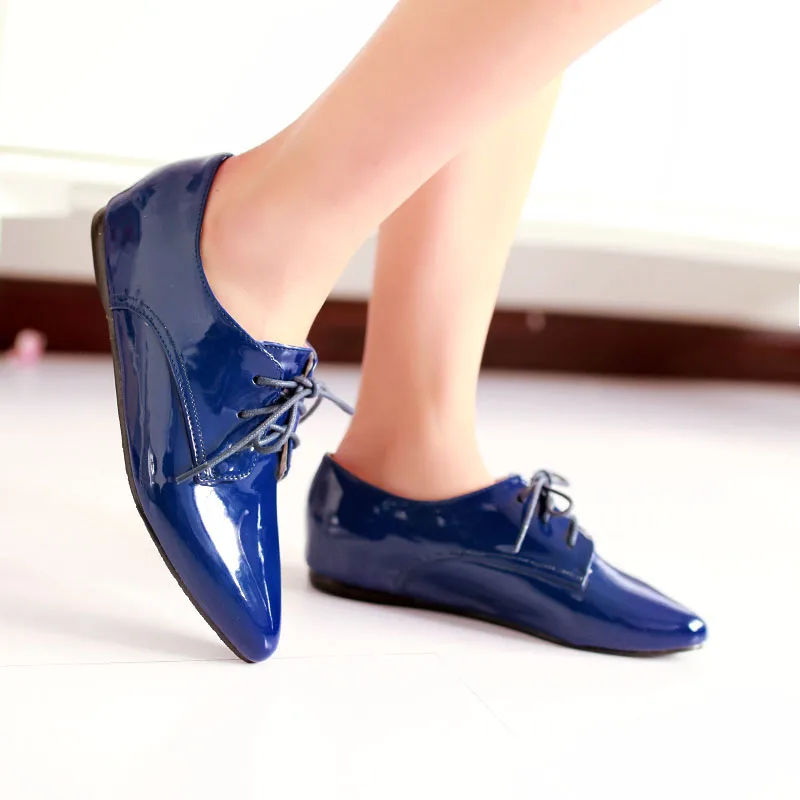 Big Size Women Flats Lace Up Brogues Derby Patent Leather Pointed Toe Casual Party Dress Height Increasing Vintage Lady Oxfords