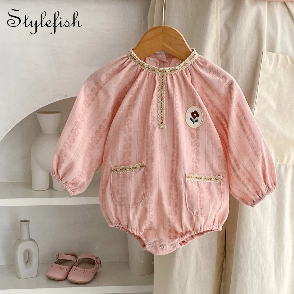 

Autumn New 0-2 Year Old Baby Clothing for Girls Loose Long sleeved Sweetheart Jacquard Raglan Triangle Wrap Top