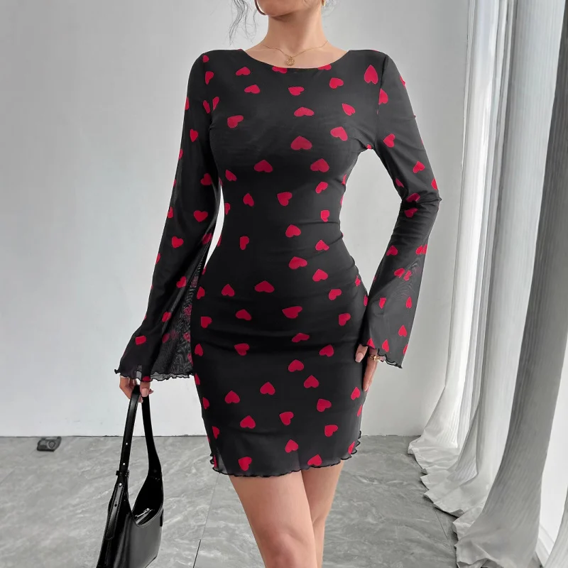 

Independent Station2025New Autumn and Winter Women's Heart Print Flared Sleeve Backless Mesh Dress