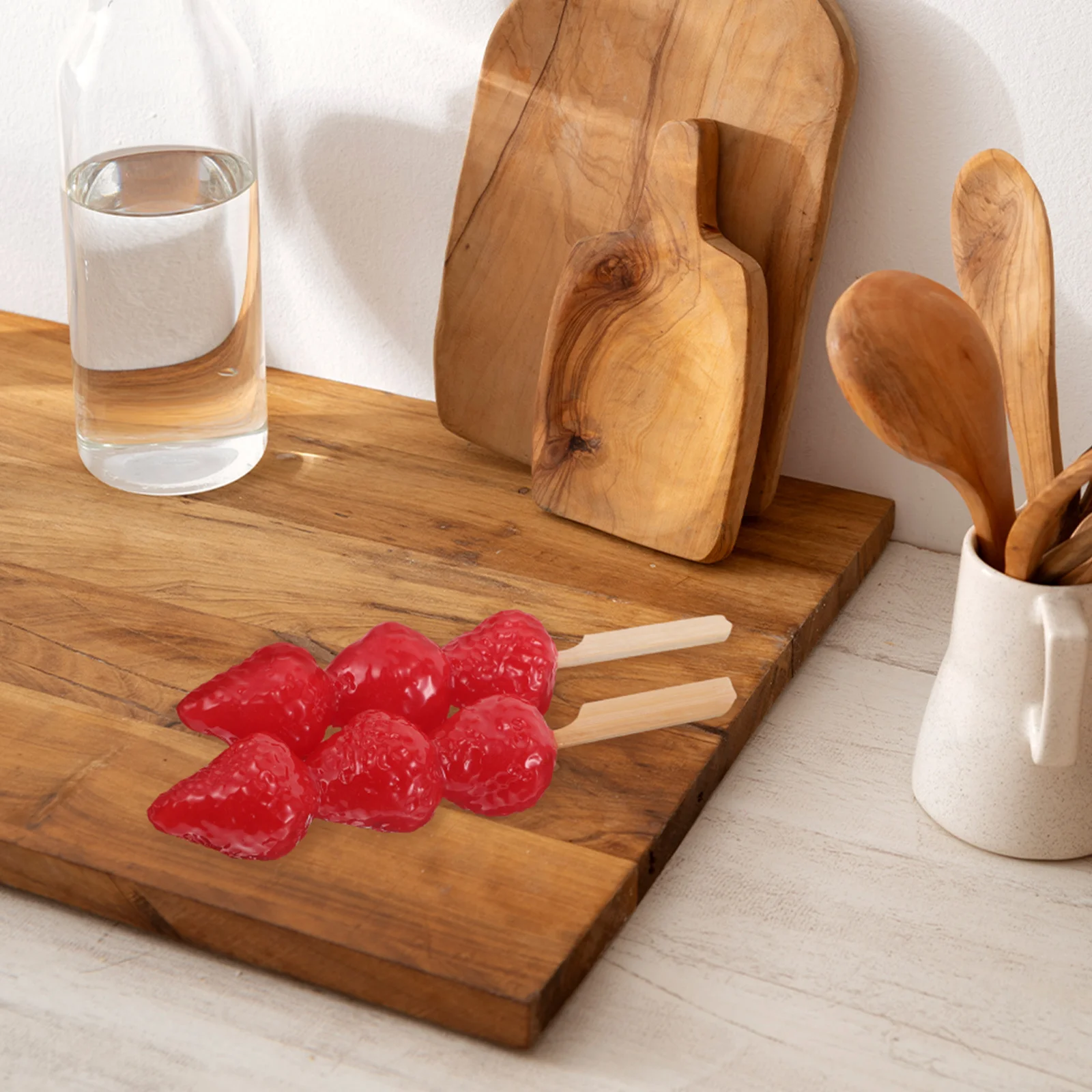 

2pcs Realistic Artificial Strawberry Skewers Lifelike Fake Fruit Stick For Party Home Decoration Table Centerpiece Prop Food