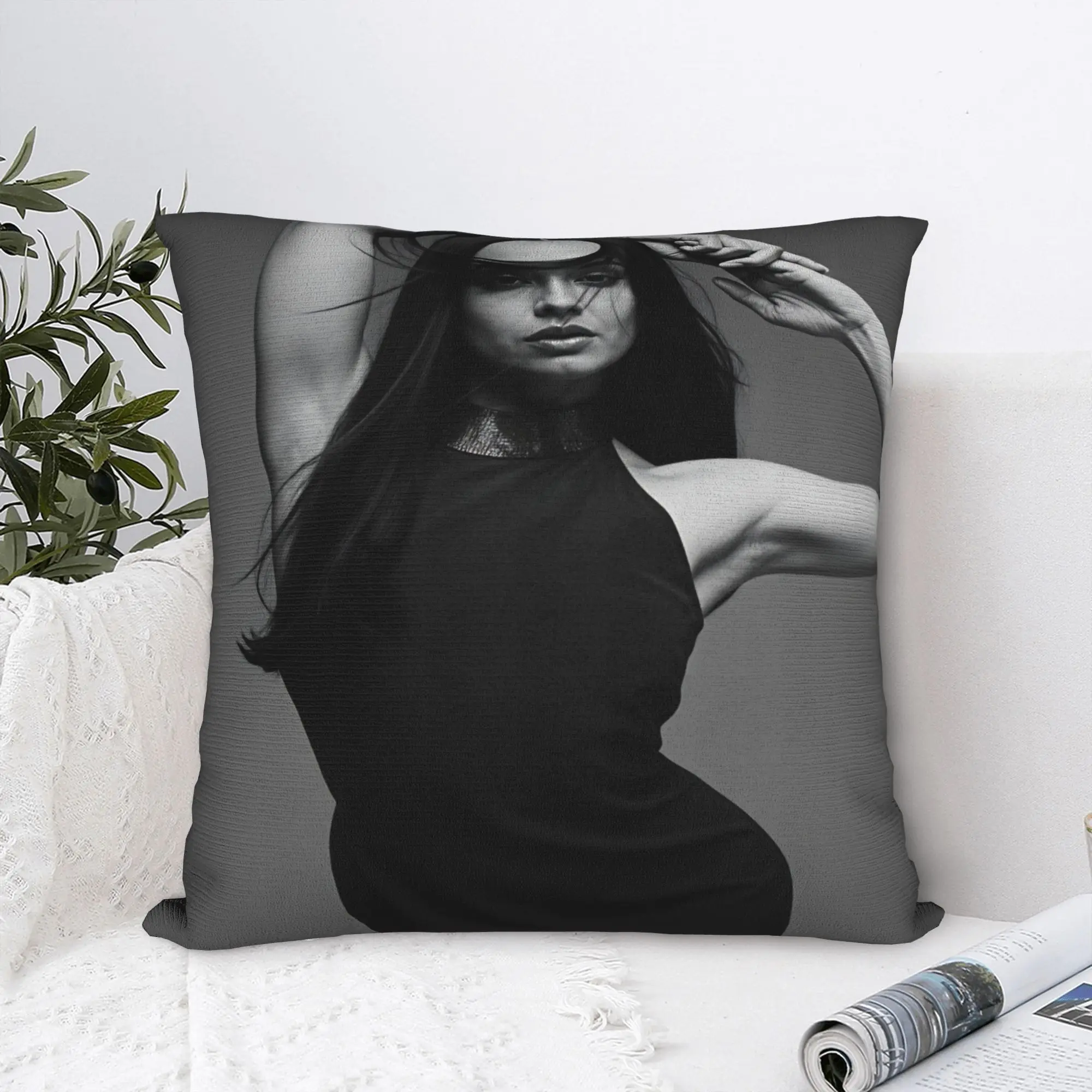 Pillow Case Actor Sofia Carsons Square  Pillow Cover For Chair Sofa Home Decor Vintage Pillowcases
