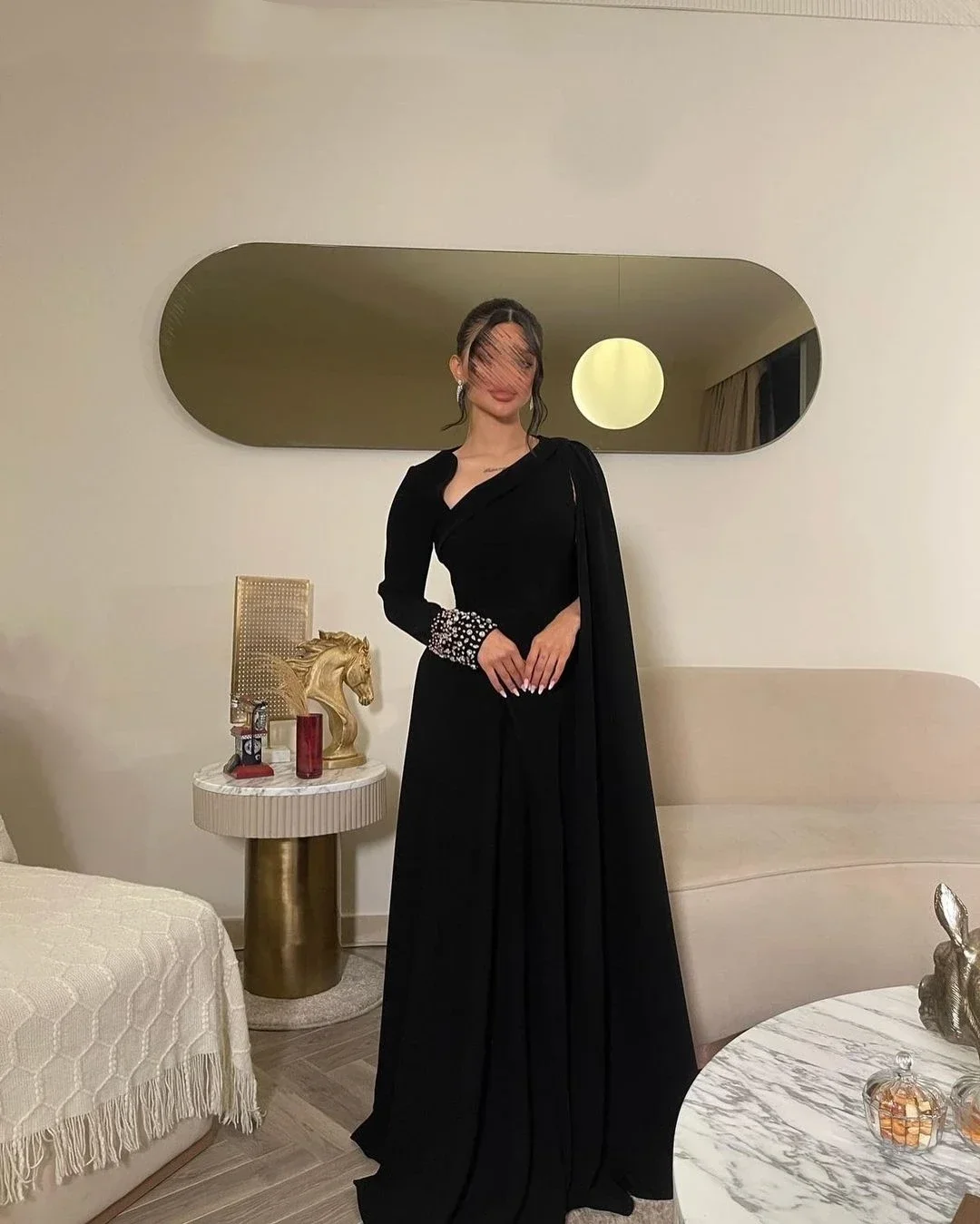 Customized Vintage Black Long Sleeves Evening Dresses for Womne Saudi Arabia Prom Dress Pleated Beadings Floor Length Formal Occ