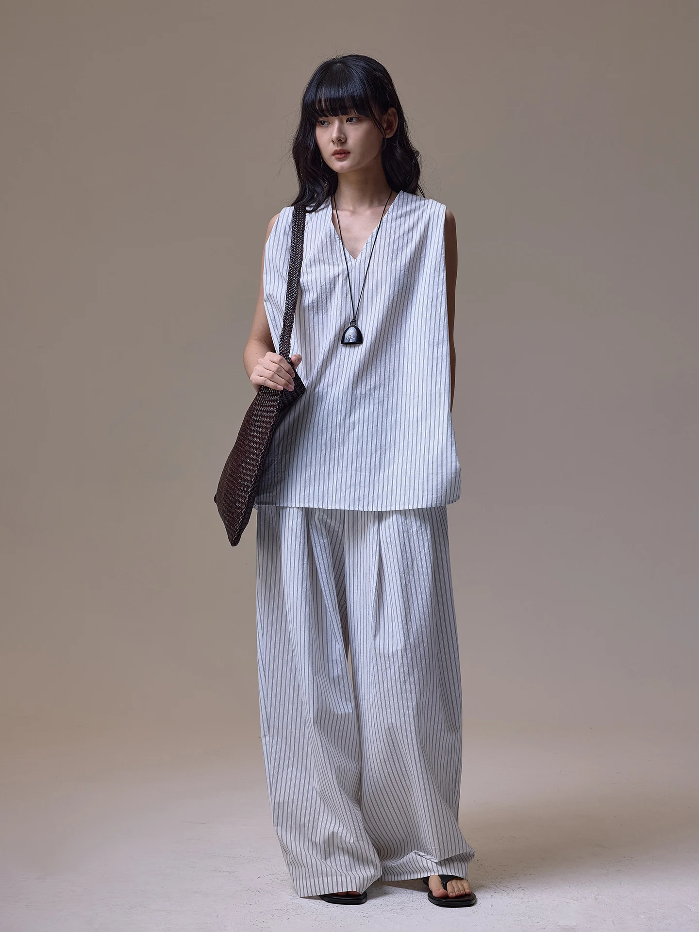 

Summer New V-neck Button Loose Striped Color Sleeveless Set Women's Fashion Set Cotton Material Wide Leg Pants