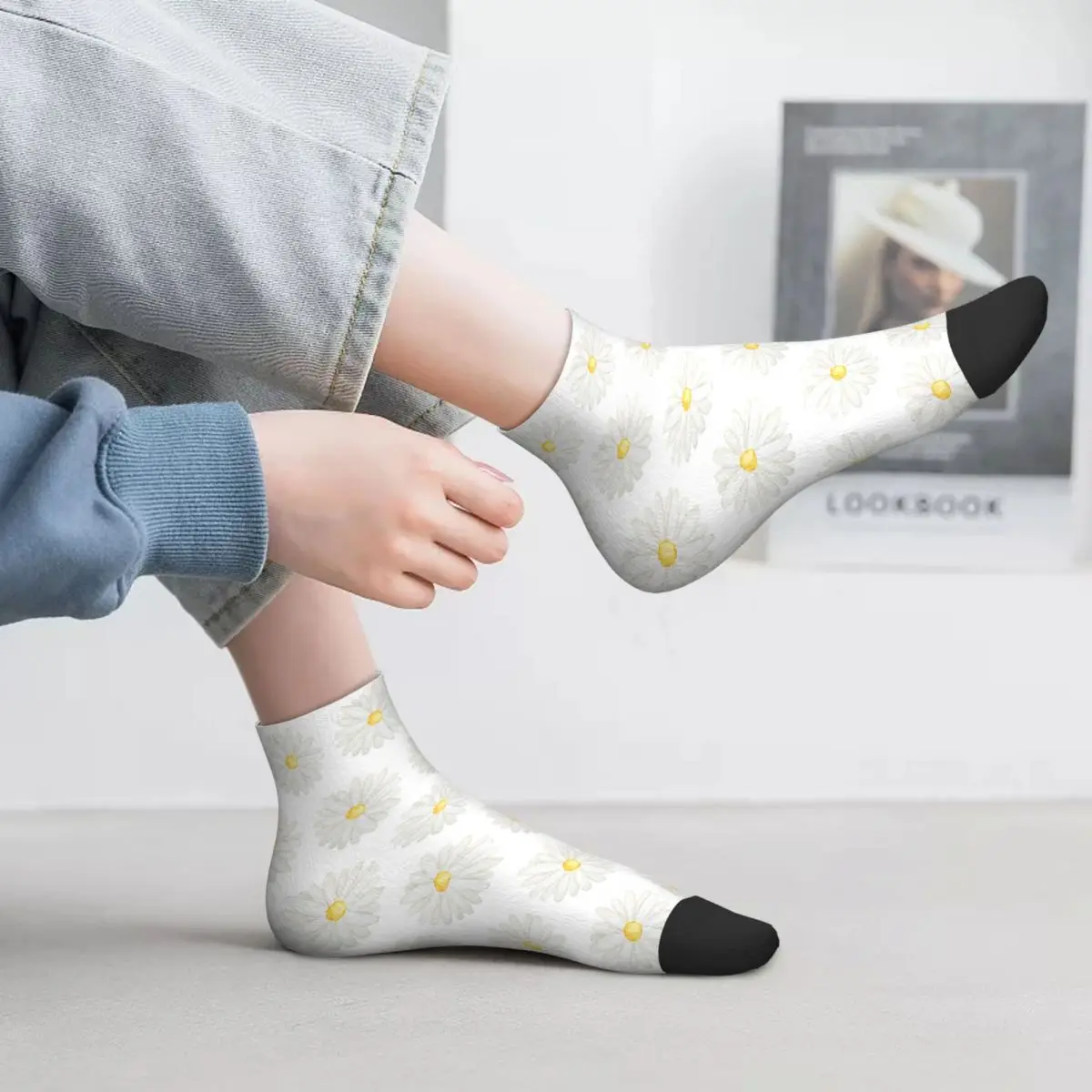 

Ручная роспись, одна маленькая белая ромашка, акварельные носки, супер мягкие чулки в стиле Харадзюку, всесезонные носки, аксессуары для мужчин и женщин