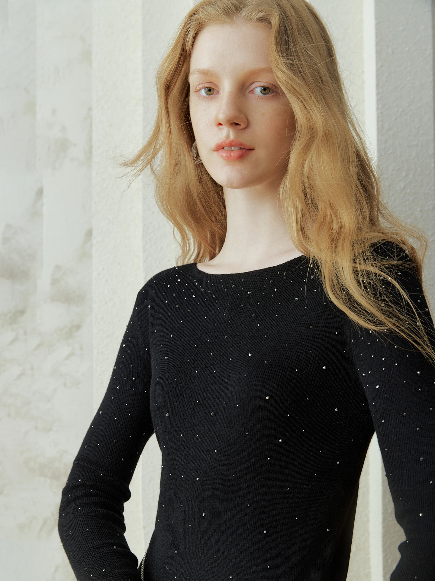 

Женская трикотажная кофта Oz Star River Heavy Industry с пайетками, приятная к телу, облегающая, базовая, осенняя, 7 цветов