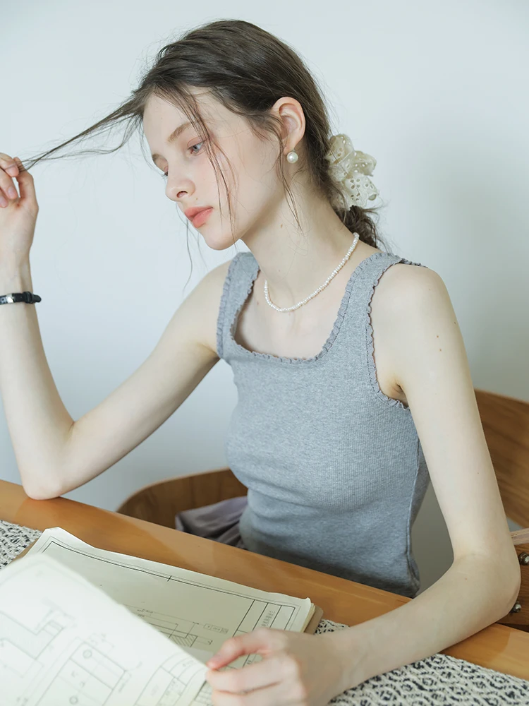 

Весенний женский облегающий топ без рукавов с кружевной отделкой, базовый слой для работы, модный французский дизайн, смесь хлопка и полиэстера