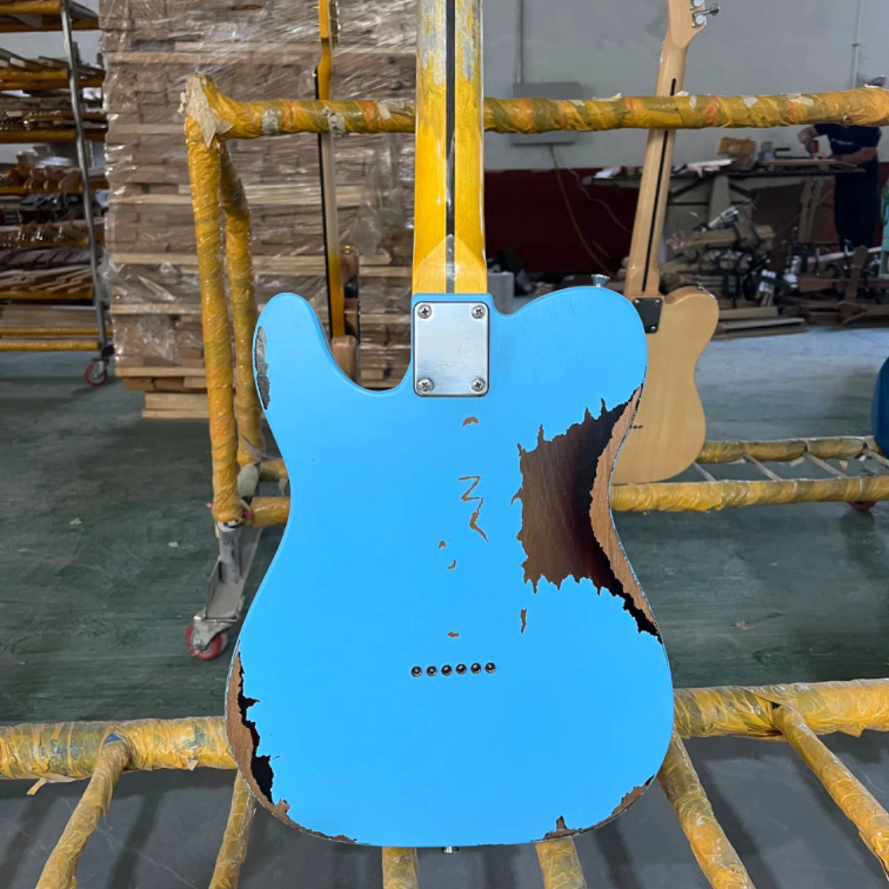 Professional Guitar sky blue Maple Fingerboard Dynamic Excellent Blues Rock Blues Jazz Pop