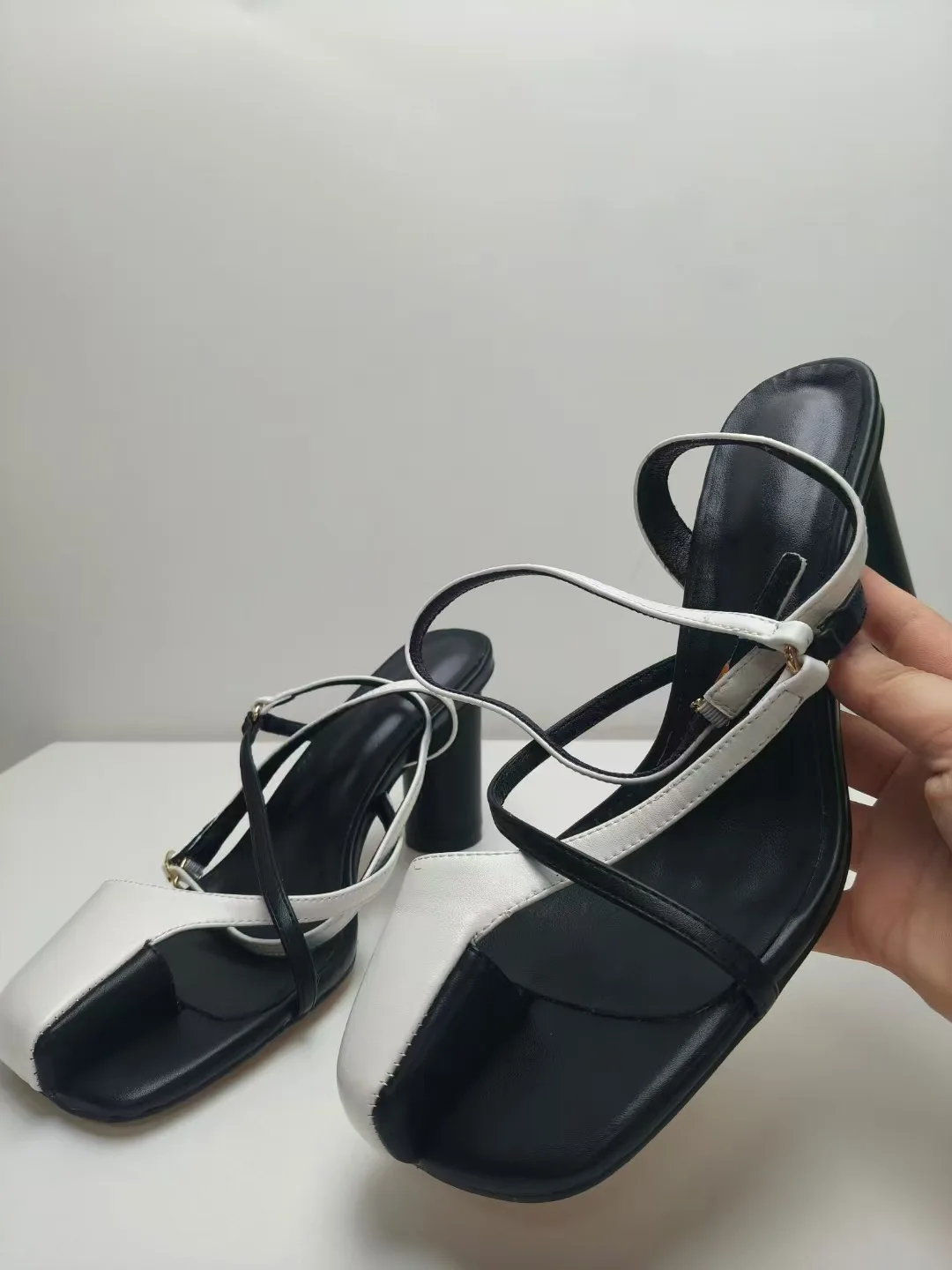 Solid Pinch Toe Women Shoes Ankle Strap Slingback Sandals Thick Heels Female Pumps Fashion Design Zapatos Mujerd