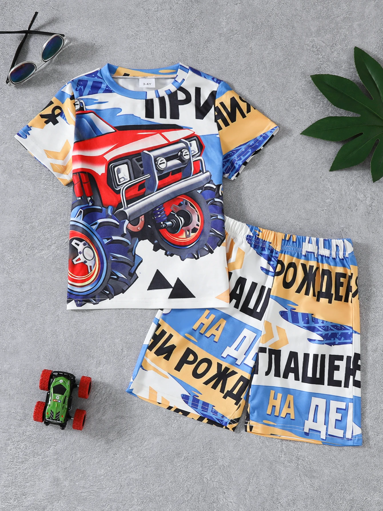 Boys 2-piece Pajama Set Cartoon Truck Graffiti Letter Print Crew Neck Short Sleeve T-shirt + Matching Shorts Comfy Loungewear