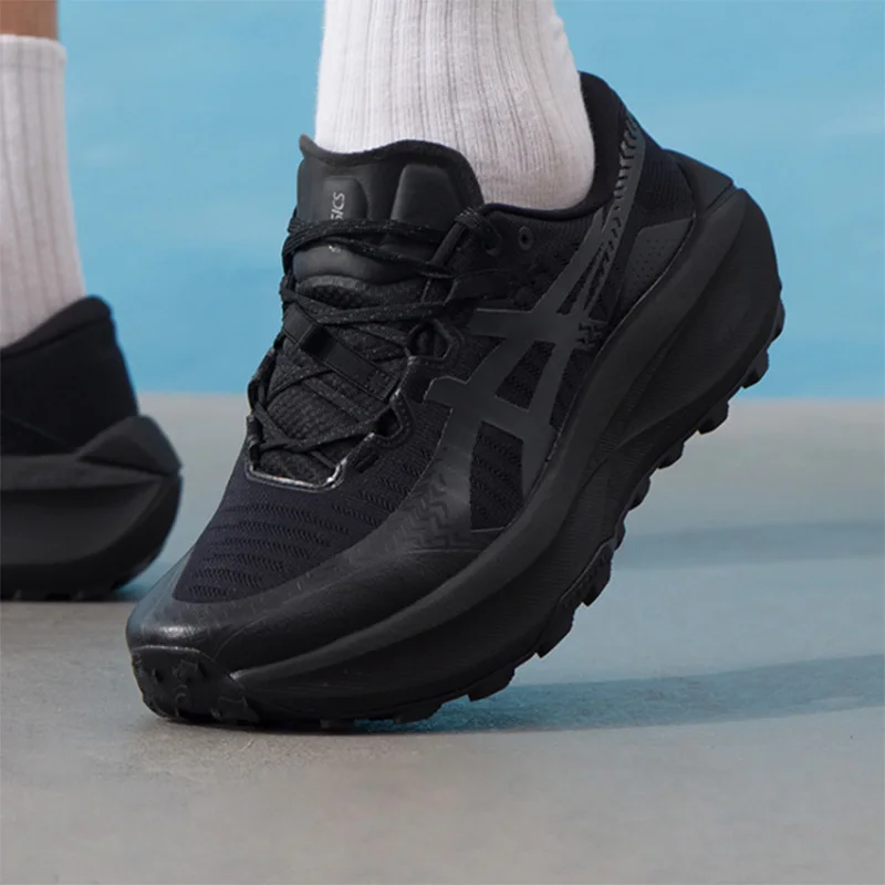 Asics men's outdoor sports shoes TRABUCO MAX 5 - perfect for off-road running, featuring comfort and breathability. 1011C164-001