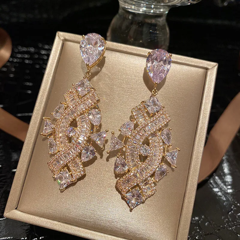 

Новые длинные роскошные серьги с цветком циркона