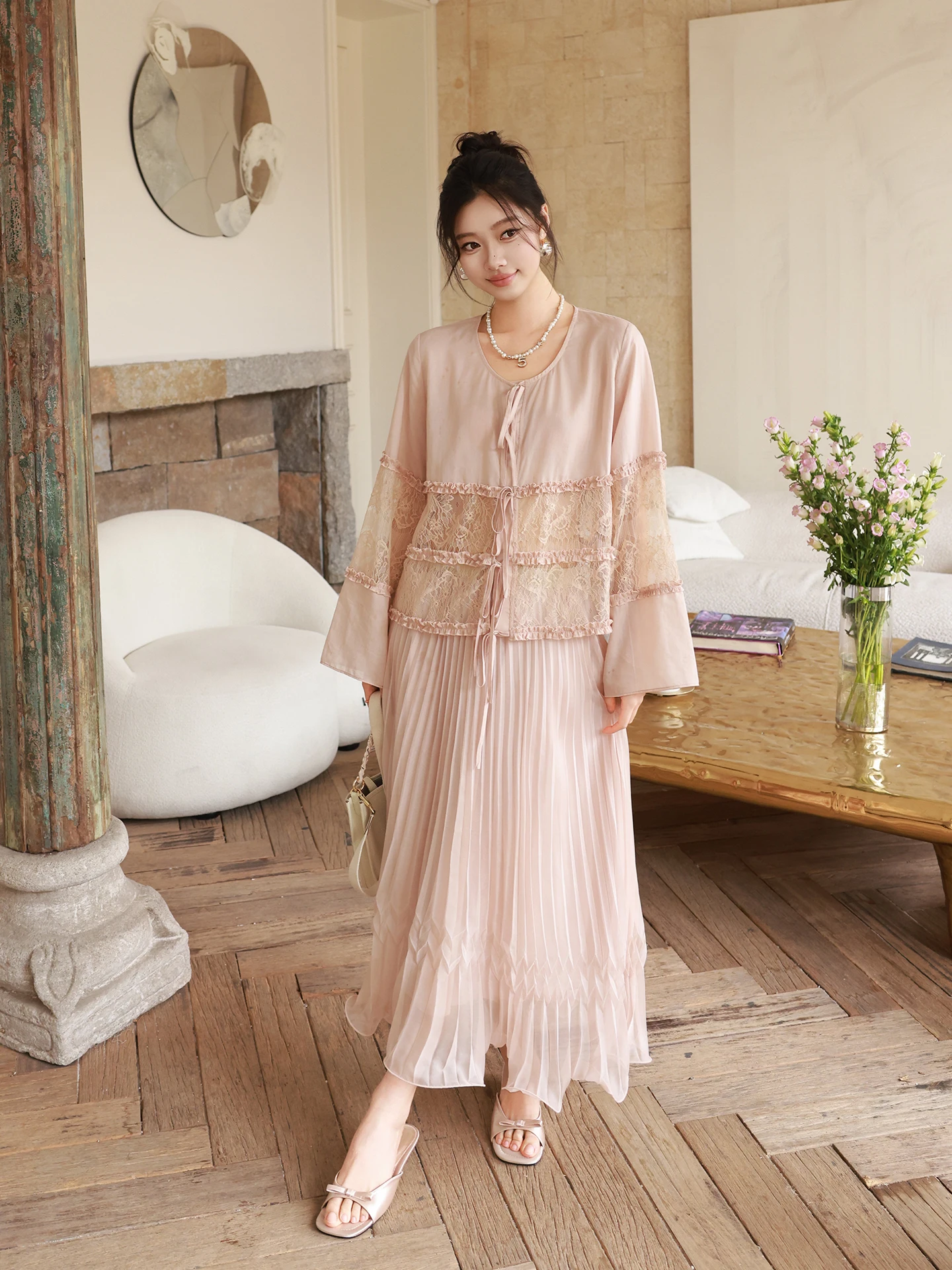 

Lacy Patchwork Slimming Ageless Fashion Set by Old Yang Family ME Julie 100 Days Silk for Ladies Elegant Cover up Ensemble