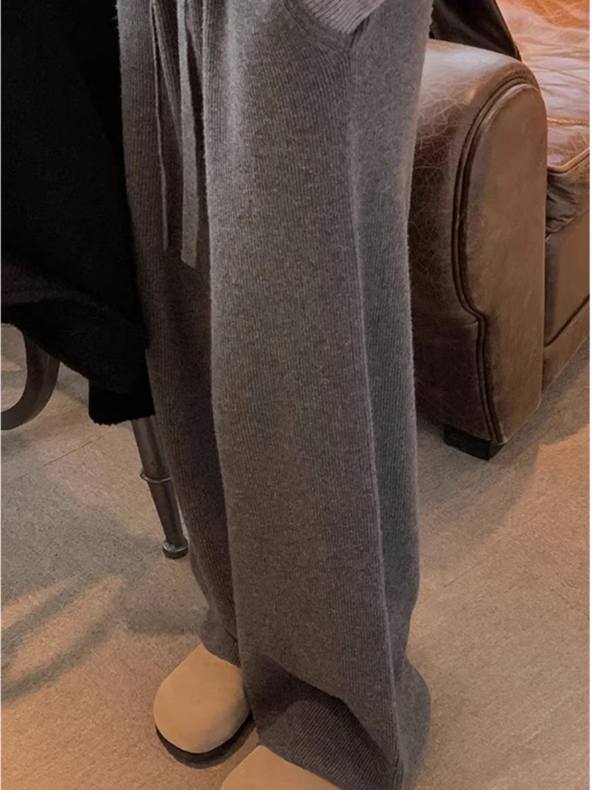 

Рекомендованные Эмили Клуд: Мягкие шерстяные вязаные брюки с широкими штанинами, женские, с высокой талией, прямые, длинные, осенне-зимние, в пол.