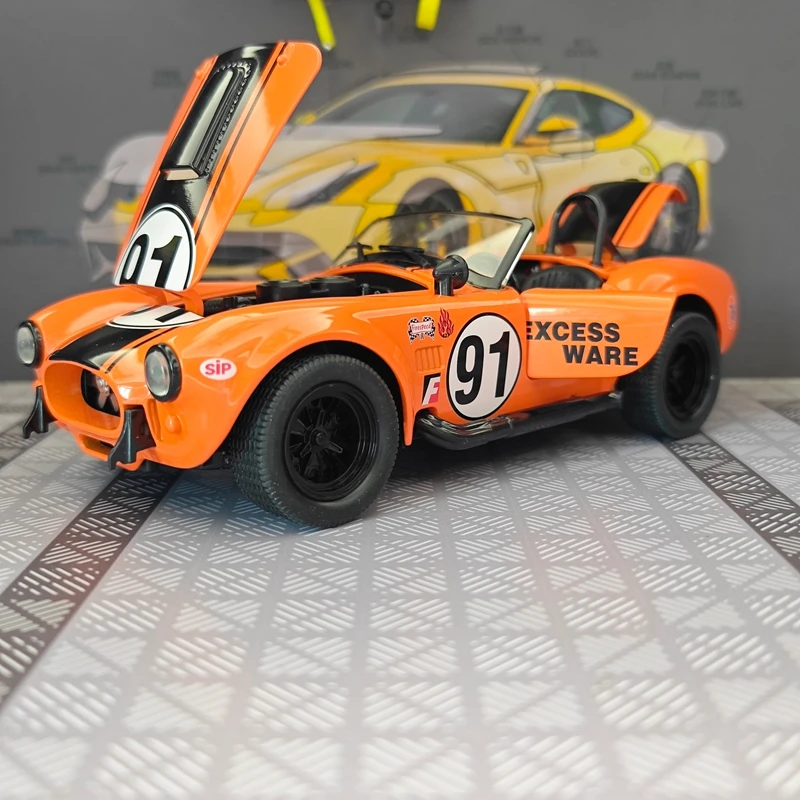 1:22 simulation Ford sports car alloy model car doors and engine hood, trunk can be opened has simulated sound and lighting view 2