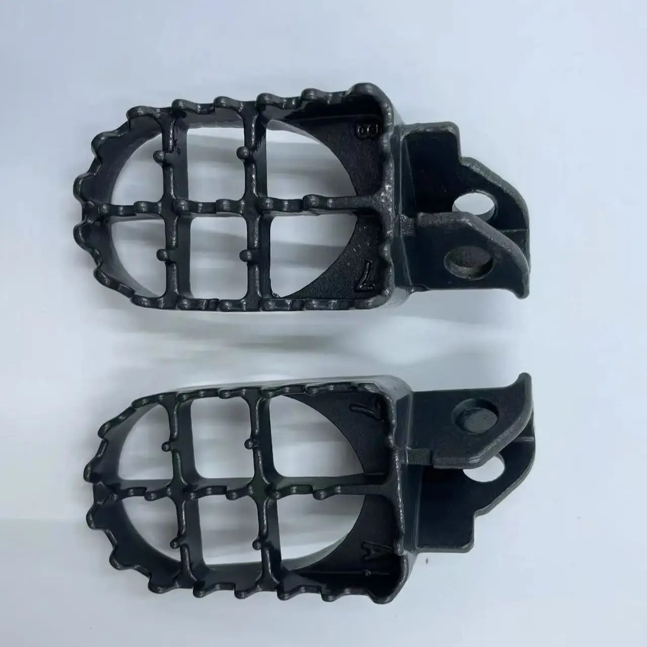 

Motorcycle Foot Pegs Rests Footpegs for Suzuki 1996-1997 DR650SE 1990-1995 DR350 1990-1993 DR250 Motorbike Chinese Dirt Pit Bike