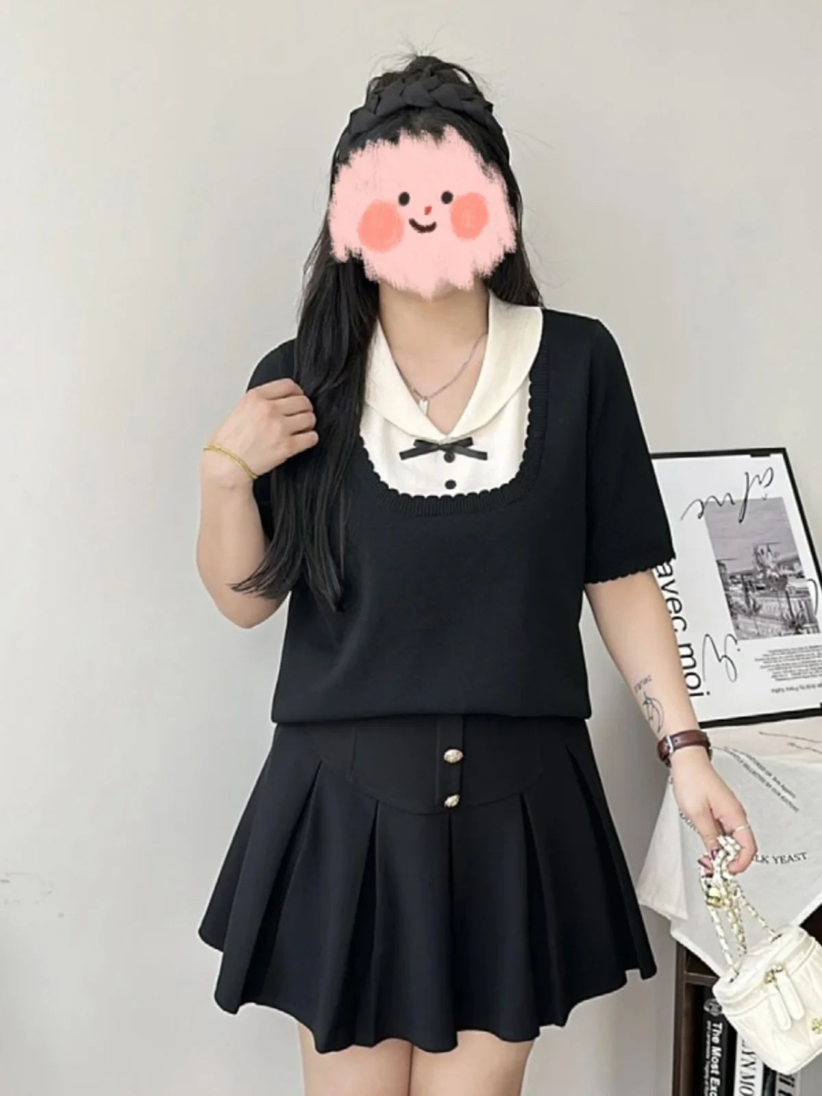 เสื้อยืดผู้หญิงไซส์ใหญ่ รุ่นใหม่ประจำฤดูร้อน 2025 คอวี สีพื้นเรียบง่าย ผ้าถัก ป้องกันริ้วรอย ทรงเข้ารูป สไตล์เกาหลี