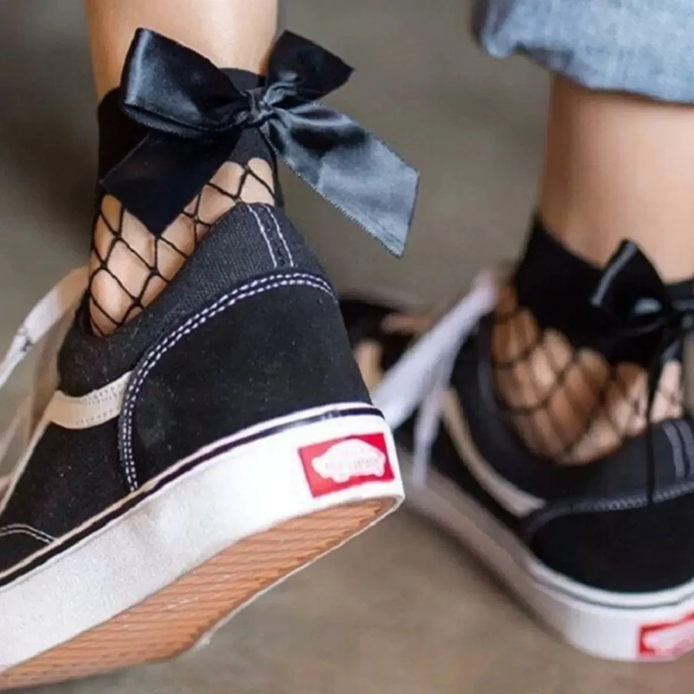 

2025 новые модные женские черные сетчатые короткие носки в стиле Харадзюку, сетчатые носки в сетку, сексуальные полые забавные женские носки с бантом для девочек