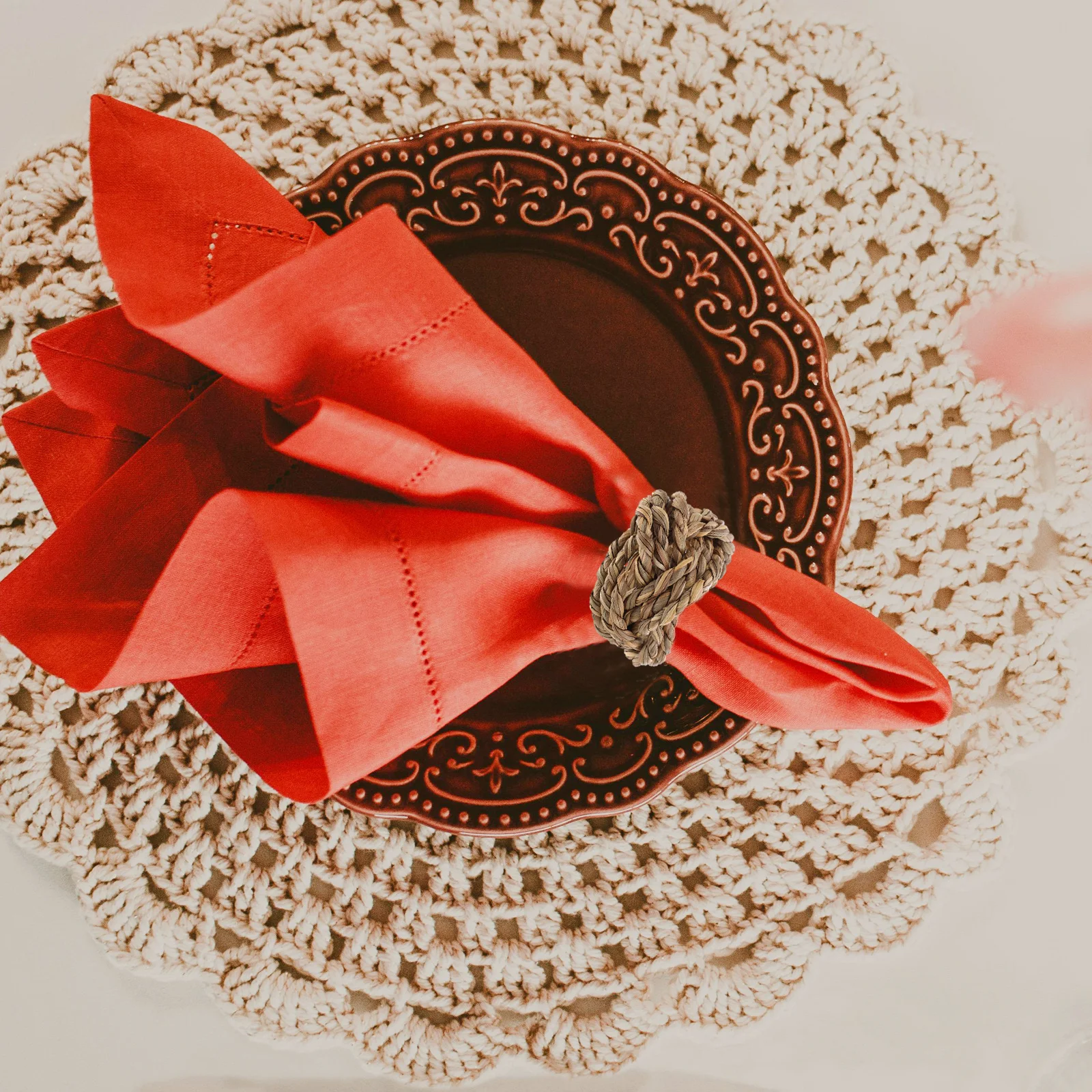 

12Pcs Jute Napkin Rings - Boho Style Braided Woven Holders for Cloth Napkins, Farmhouse Decor, Party, Coastal and Country Themes