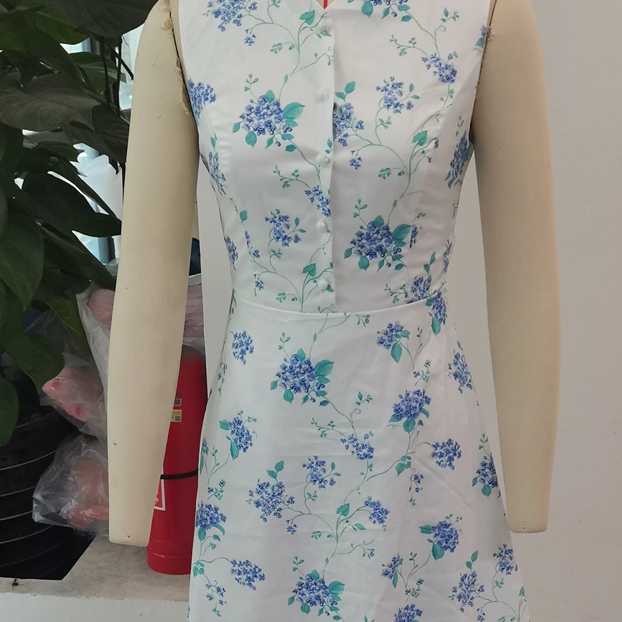 Women's Floral Pattern V-Neck Backless Sleeveless Dress Summer Fashion Tie Bow Button Detail Casual Maxi Dress