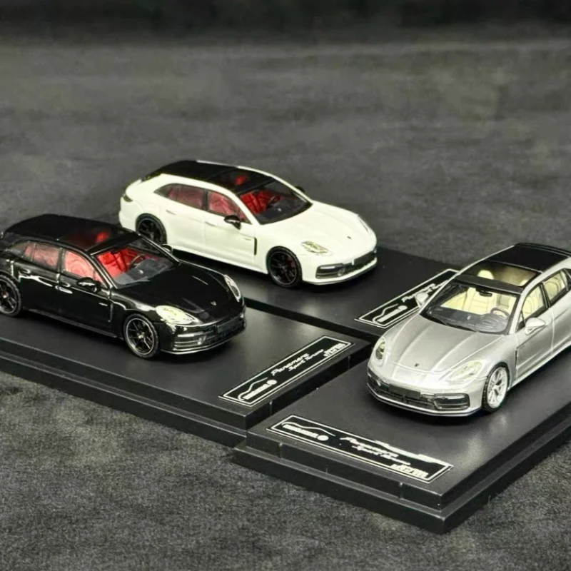 In Stock RM 1:64 Panamera station wagon alloy model