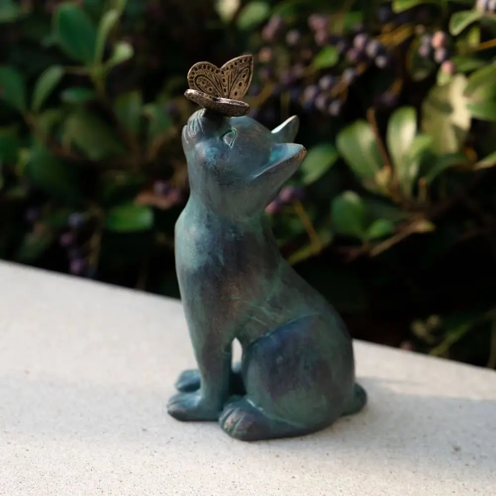 Cute Resin Curious Cat Statue Interesting Realistic Butterfly Cat Statue Cat Waterproof Living Room