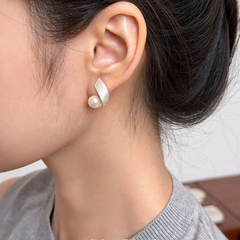 Faux Metal Silver Pearl Studs Hypoallergenic Minimalist Style Brushed Spiral Earrings Fine Craftsmanship Lightweight