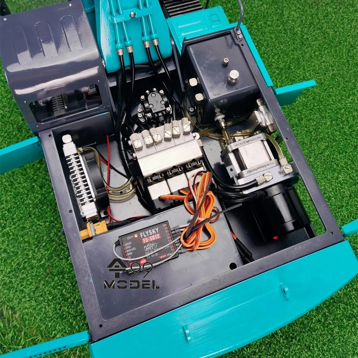 350 Hydraulic RC Excavator Metal Model 1/14 Tracked Excavator Construction Machinery RTR Version Remote Control Truck Model Toy