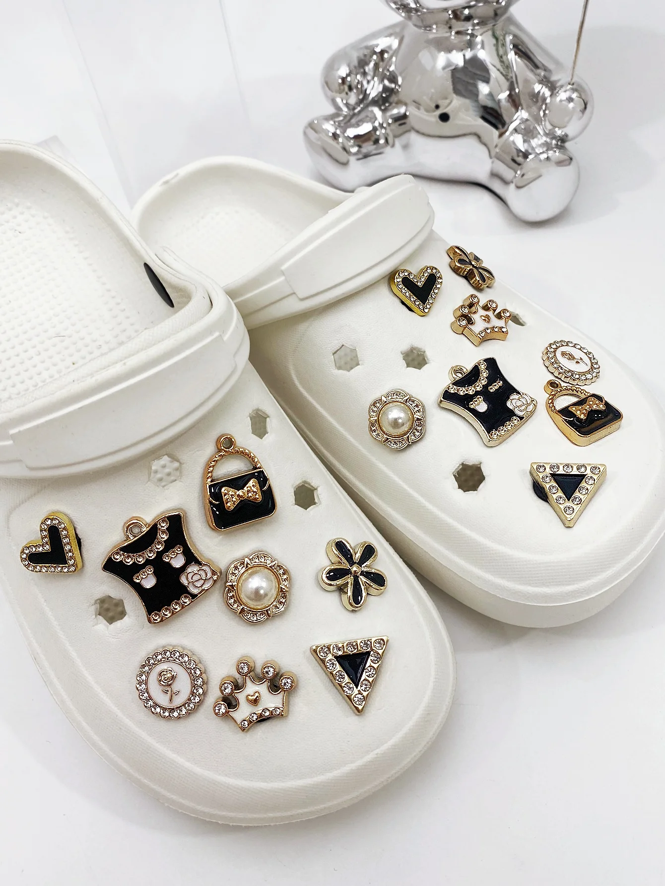16 pcs Shoe Accessories (Black bag, Black Dress, Black Flowers, White Crown) Shoe Accessories - easy to install detachable DIY d