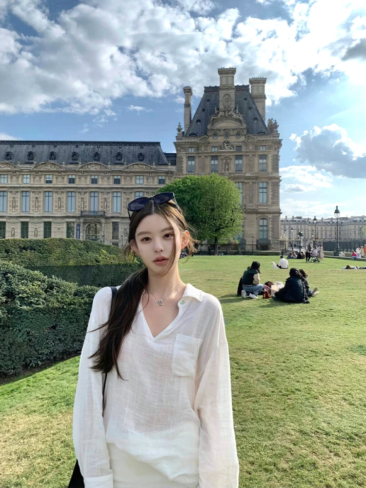 

Летняя женская рубашка Good Morning Fan Fan свободного кроя из хлопка и льна: комфорт и расслабленность. Доступны две версии.