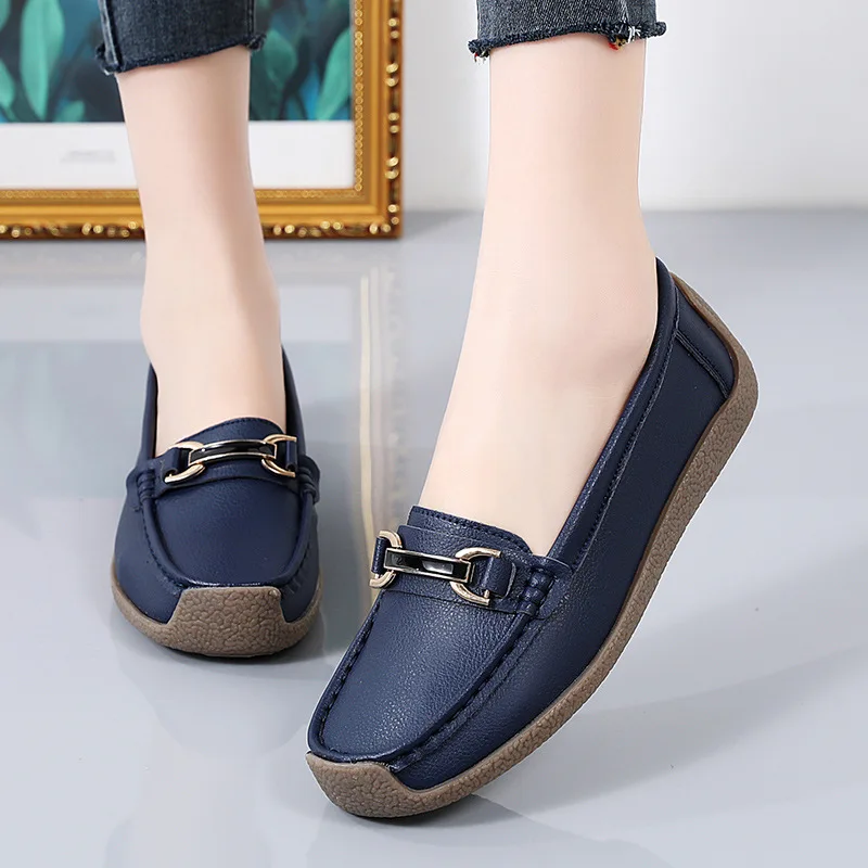 Plus Size 44 Women Flats Genuine Leather Slip on Women\'s Loafers Spring and Autumn Moccasins Mother Shoes Casual Shoes for Woman