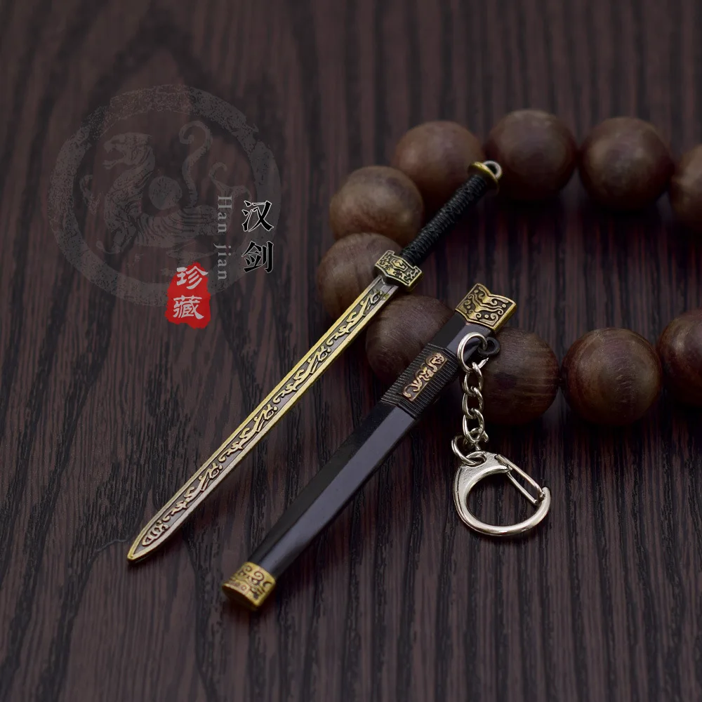 12CM mini oude beroemde zwaard Aziatische stijl wapens model Koning Goujian zwaard zwaard sleutelhanger hanger jongen cadeau schooltas hanger