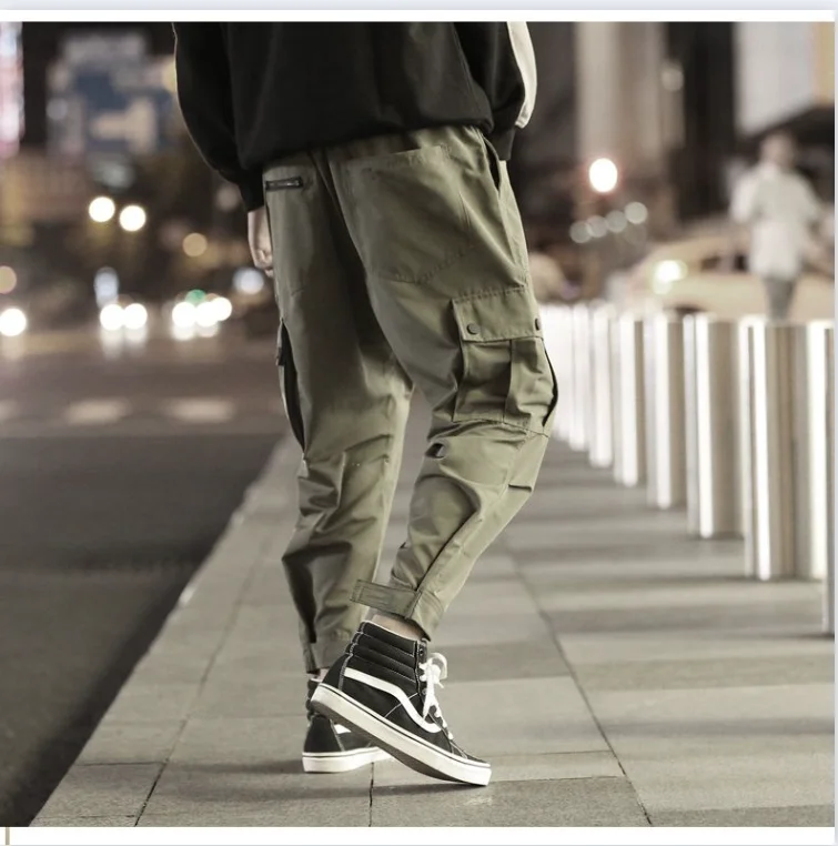 Trendy and Comfortable Men's Cargo Pants with Loose Cuffs and Casual Nine-Point Trousers for Spring 2024