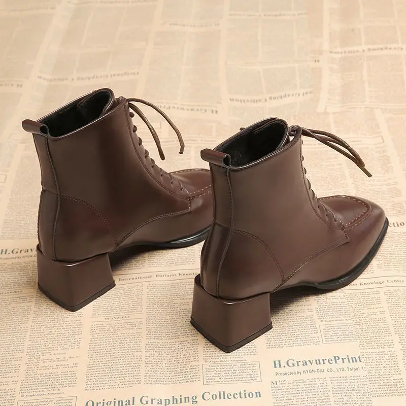 ساحة تو الجلود كعب المرأة حذاء من الجلد الخريف الشتاء الصوف مبطن الدانتيل متابعة الإناث أحذية قصيرة جودة عالية جديد في الجوارب #6