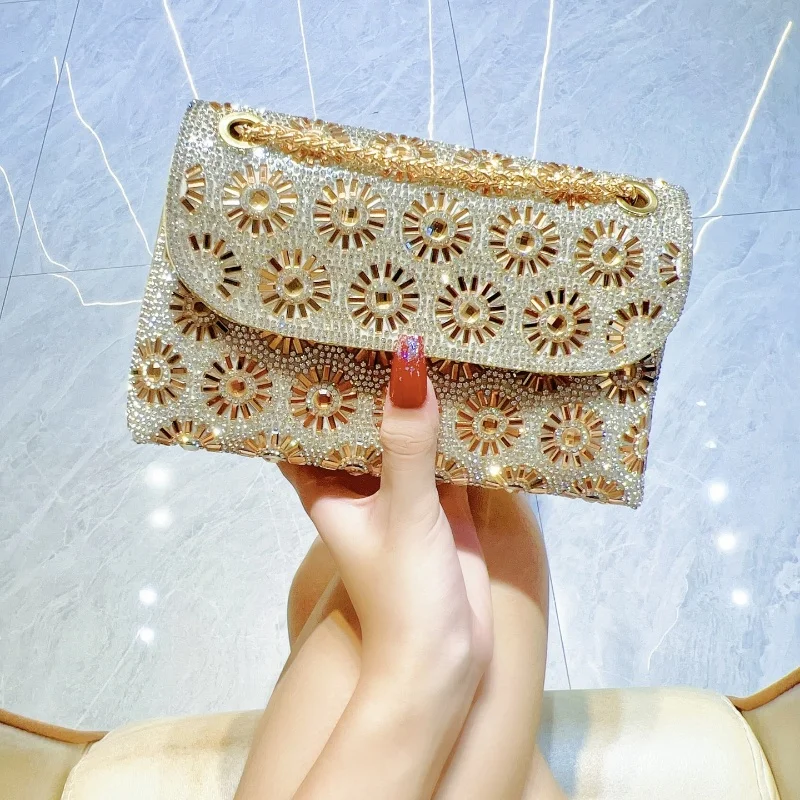 2025, neue schicke Luxus-Glitzer-Handtasche für Damen, Abend-Clutch, modisch, zart, mit Nieten besetzt, Diamant-Partytasche, Damen-Ketten-Umhängetasche