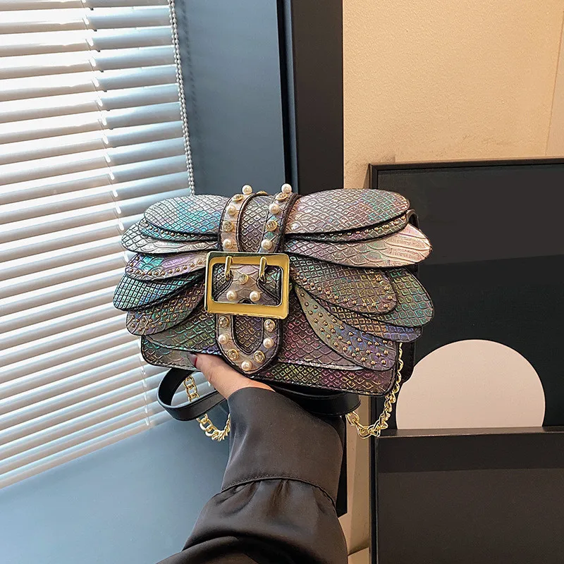 

2025 Luxury Handmade Pearl Rivet Butterfly Wing Crossbody Shoulder Bag New Fashion Women Designer Handbag Retro Chain Square Bag