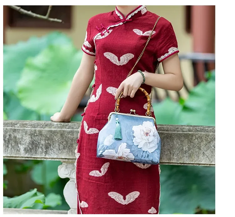 Handmade Female Chinese Old Luxury Design Messenger Bag 2024 Women Vintage Retro Chic Floral Fringes Bamboo Handle Shoulder Bag