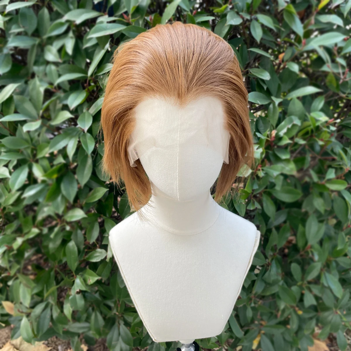 Widow's Peak Honingbruine Synthetische Pruiken voor Mannen 13x4 Lace Front Pruiken Korte Bob Cut Cosplay Pruiken voor Vrouwen 150% Dichtheid Lijmloos