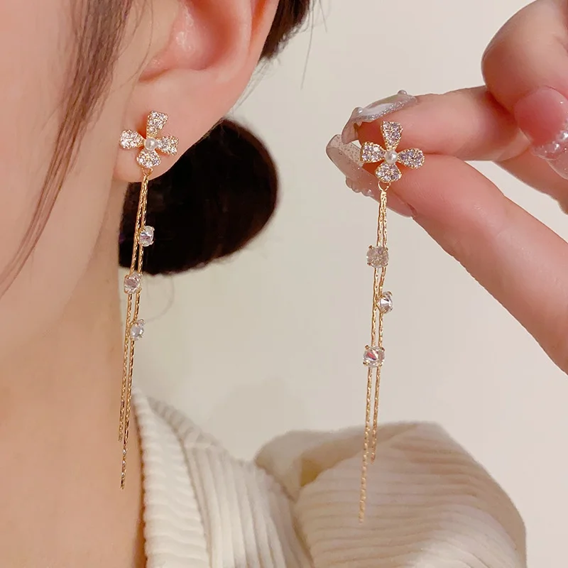 Exquisite Fashionable Zircon Flower Pearl Tassel Earrings   Design Earrings