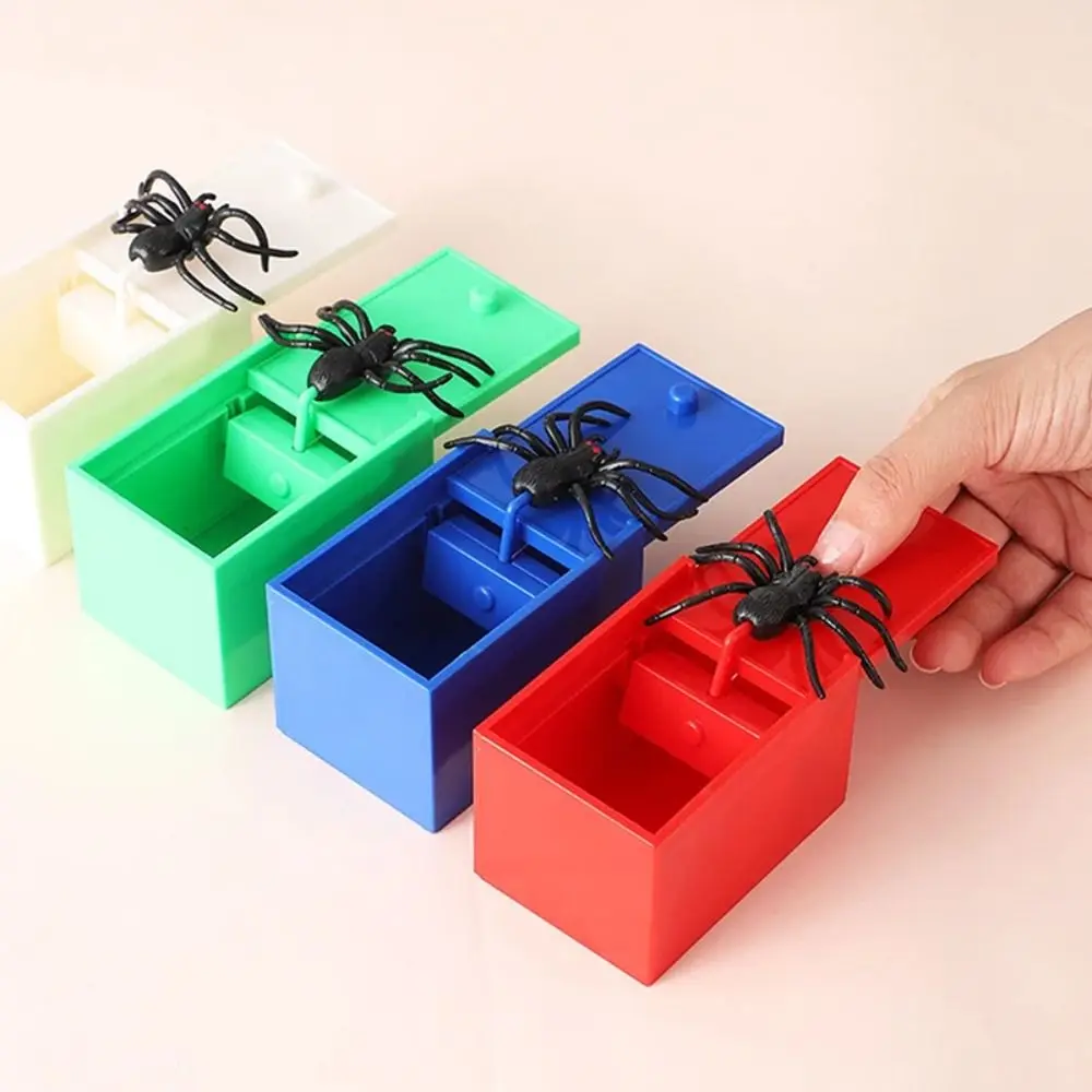 Kleurrijke Plastic Prank Prop Scary Mischief Spider Scare Box in Case Willekeurige kleur Grappig speelgoed