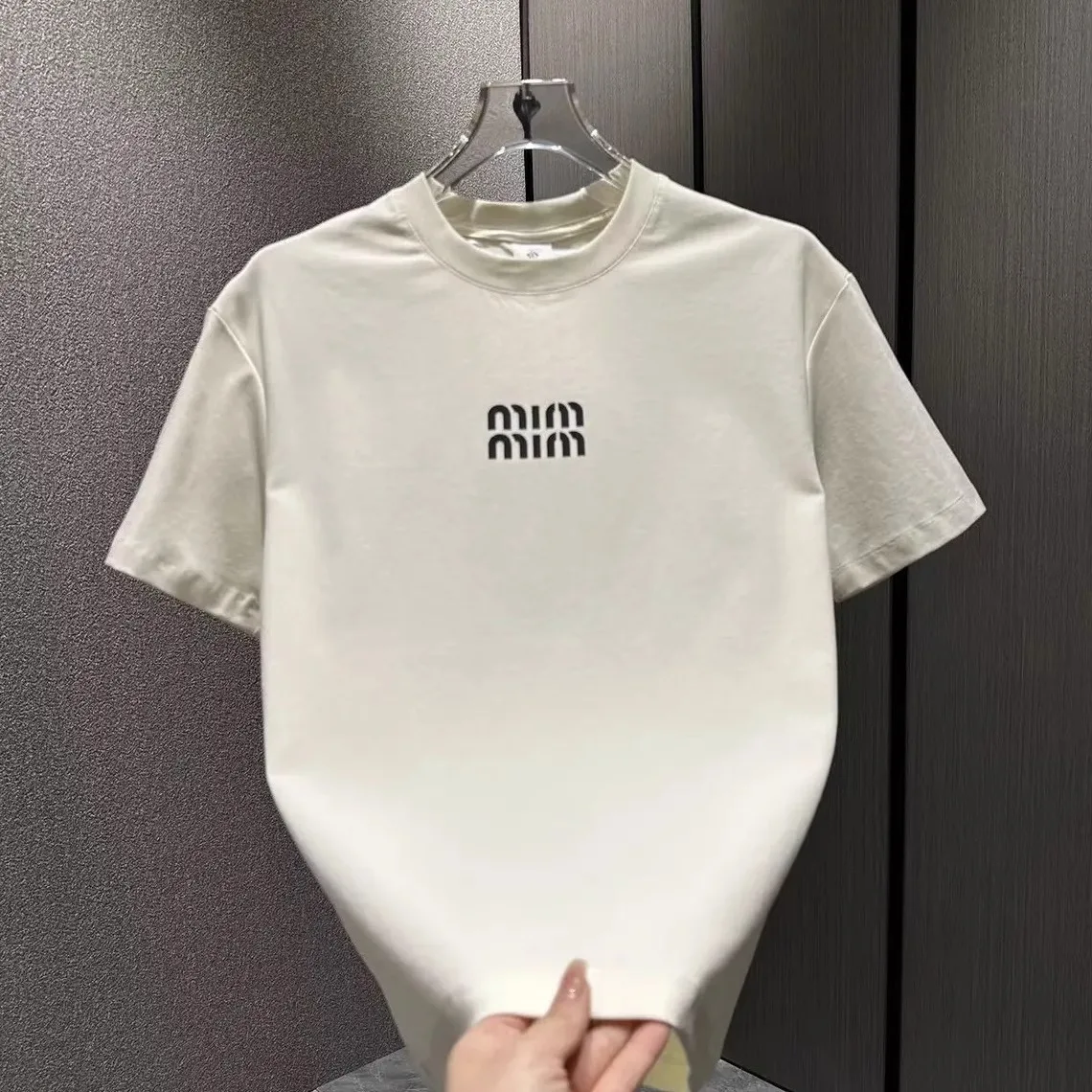 2025 Estate Italian Tide Brand Ultima stampa di lettereT-shirt Stili da uomo e da donna Allentato e traspirante Y2K Mi U