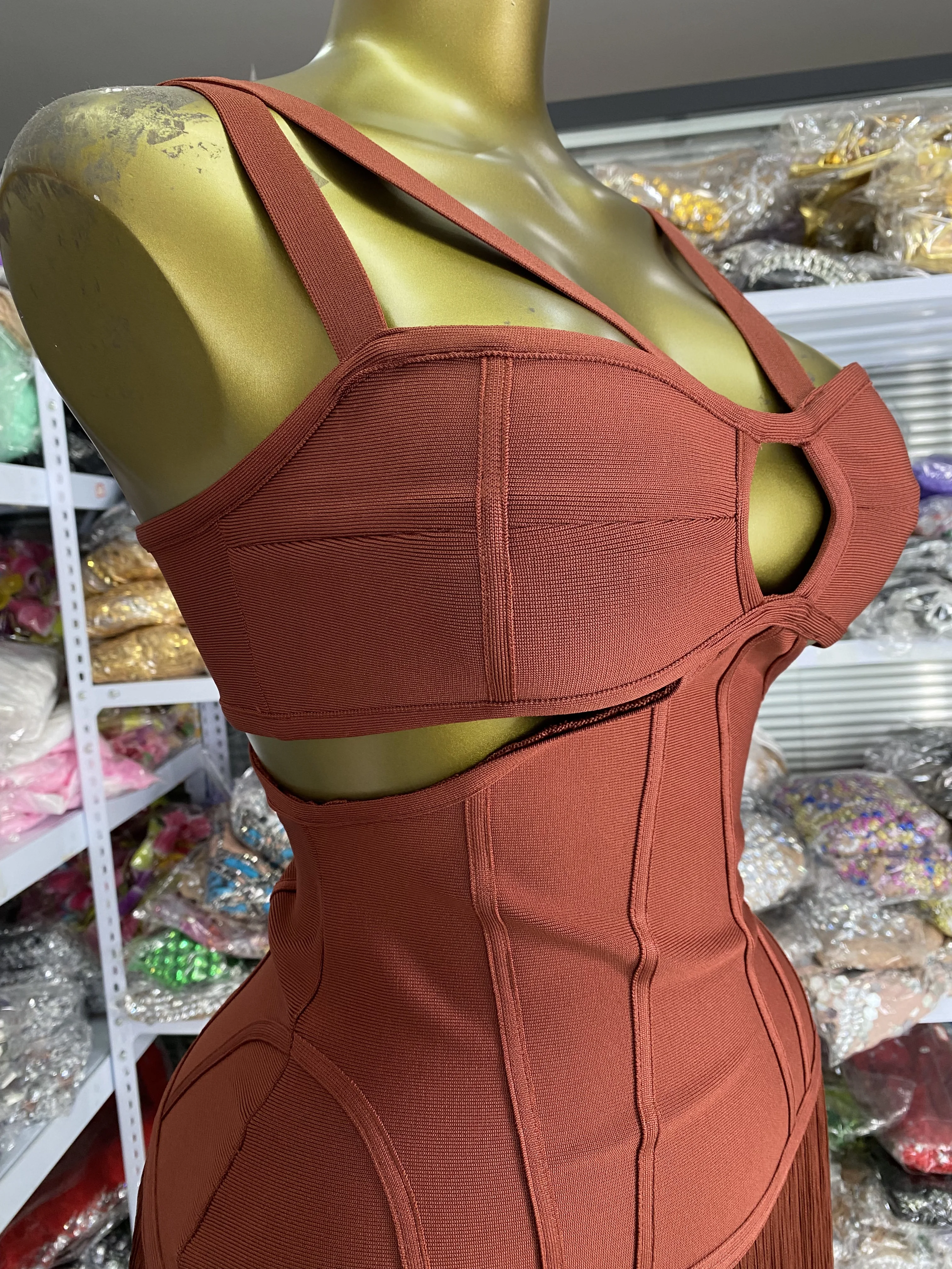 Venda de fábrica feminino novo marrom franjas bandage vestido sexy cinta de espaguete cortar na altura do joelho noite clube festa pista vestido