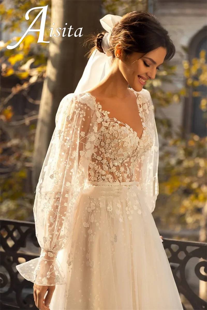 Vintage Long Sleeve Wedding Dresses V Neck Lace Applique Wedding Gown A Line Backless Bride Dress Vestido de Noiva Customized