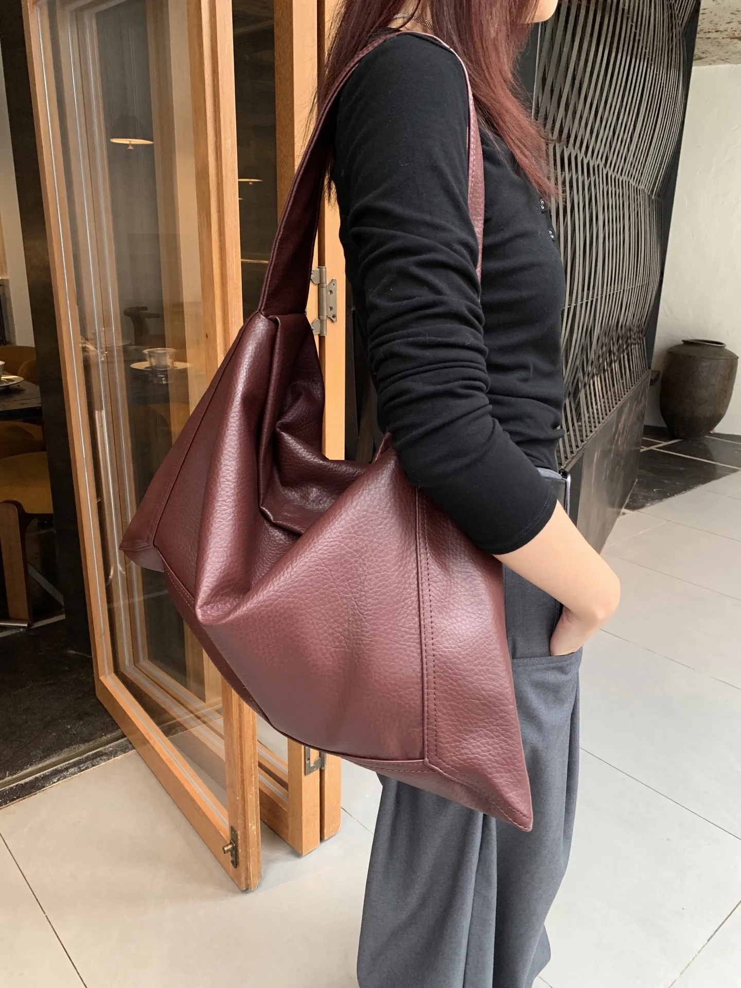 

FIRMRANCH Personalized Camouflage Retro Large Capacity Canvas Women's Shoulder Bag Crossbody Purse Tote